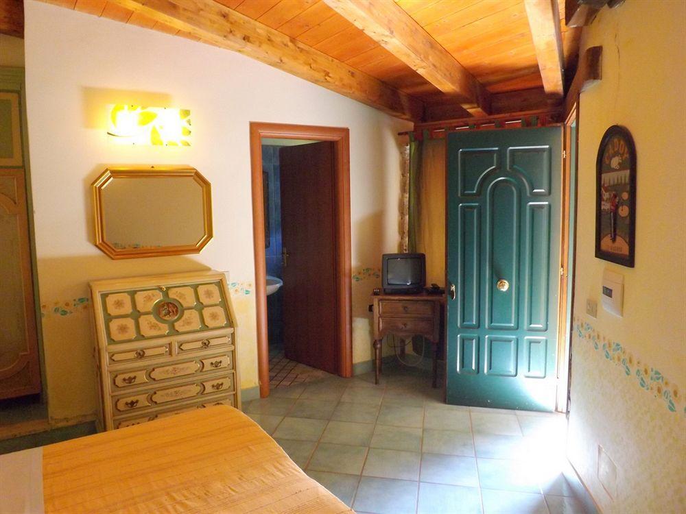Hotel Antico Residence Roma Monterosi Buitenkant foto