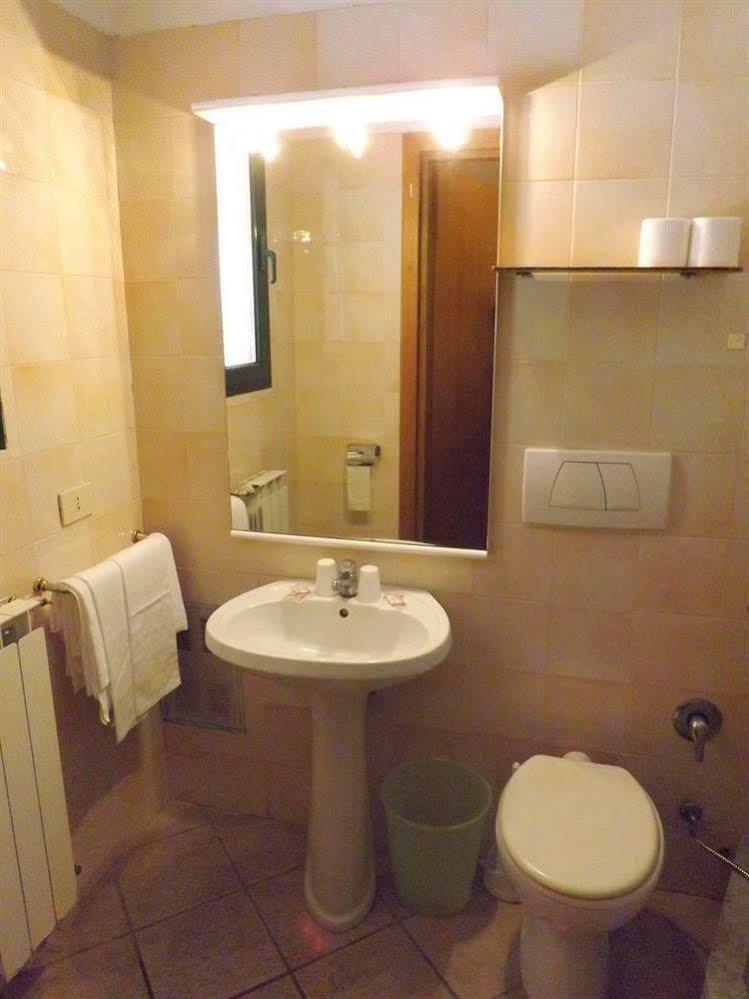Hotel Antico Residence Roma Monterosi Buitenkant foto